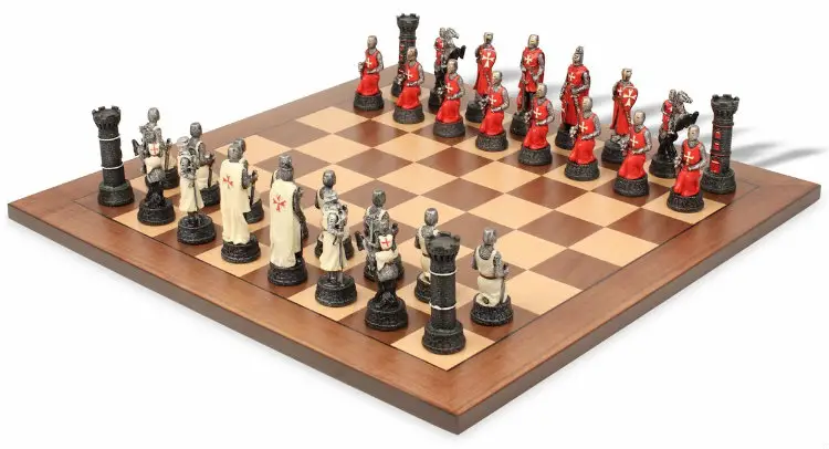 Medieval Times Crusades KING RICHARD Chess Set Antique Color W/ 18" Gloss Board 