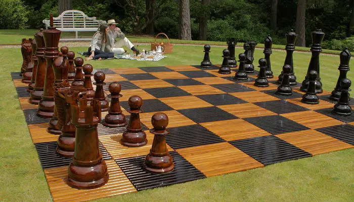 The Best Giant Chess Sets On The Market 2020 Buyer S Guide