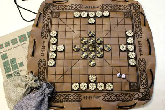 HNEFATAFL 15" THE 'VIKING CHESS' OF ANCIENT EUROPE ISLE OF LEWIS SET m55 