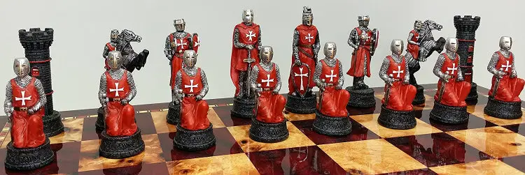 MEDIEVAL TIMES CRUSADES BUSTS PAINTED Chess Set W/ 18" Cherry Color Board 