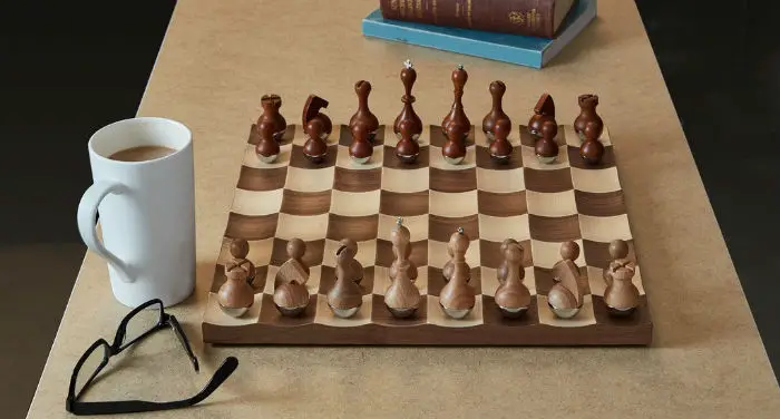 wobble chess set